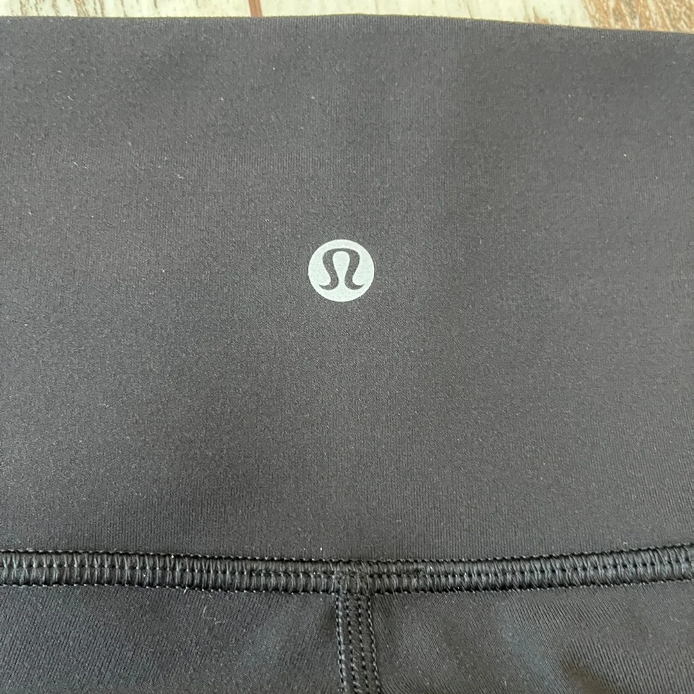 Lululemon Black High-Rise Yoga Leggings - Picture 12 of 12